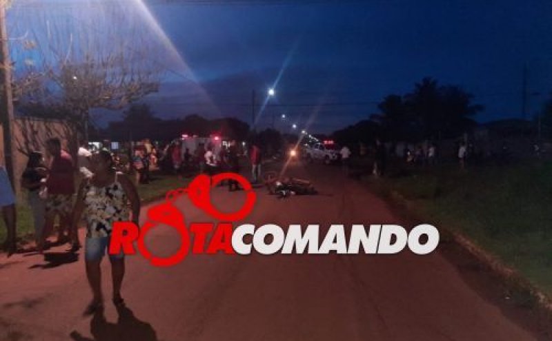 Motociclista fica gravemente ferido após colidir em carro em São Francisco do Guaporé/RO.