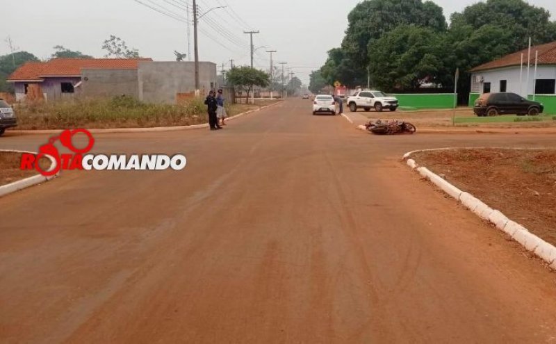 Colisão entre motocicletas deixa duas vítimas com fraturas em São Francisco do Guaporé/RO.