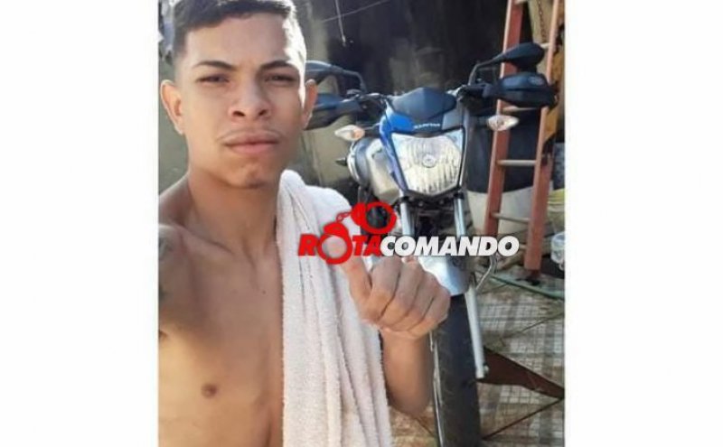 Acelerada da morte! Jovem é morto a golpes de faca, após discutir com suspeito que não gostou da acelerada barulhenta da motocicleta