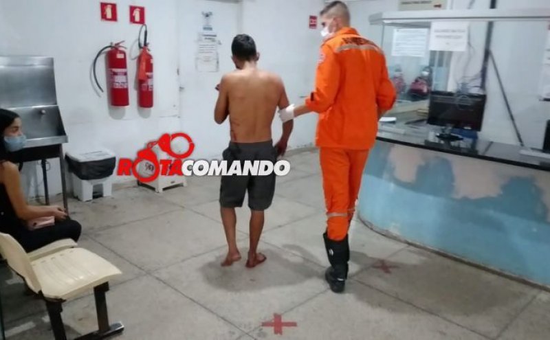 Corpo de Bombeiros socorre homem esfaqueado no pescoço e Polícia Militar prende suspeito instantes depois da tentativa do homicídio