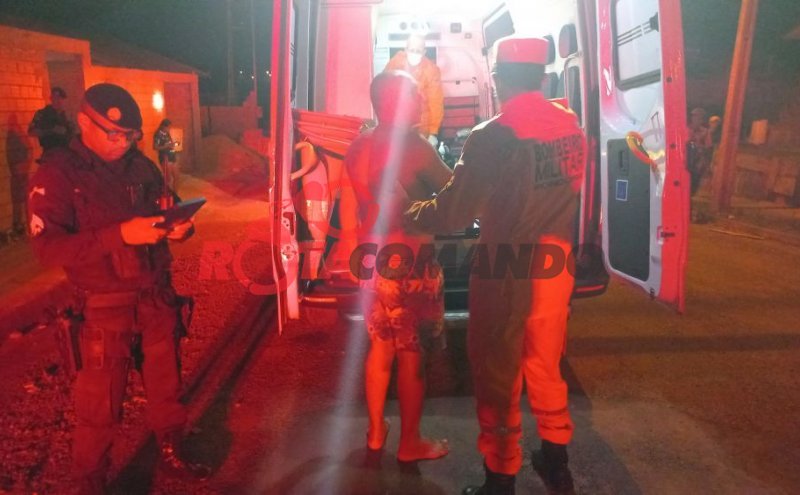 Homem sofre tentativa de homicidio após ser chamado pelo nome e abrir a porta da residência para o assassino