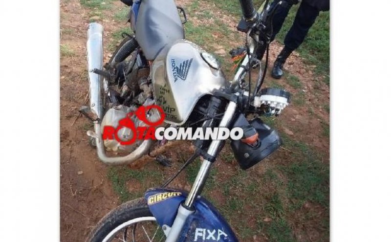 Após discussão e disparos de arma de fogo moradores da zona rural localizam motocicleta furtada em Urupá/RO