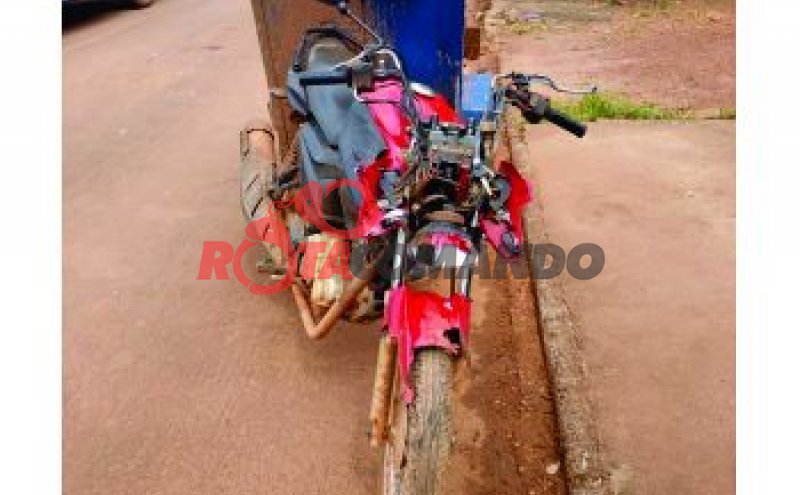 Motociclista fica ferido em acidente na Rua Tiradentes, em São Francisco do Guaporé