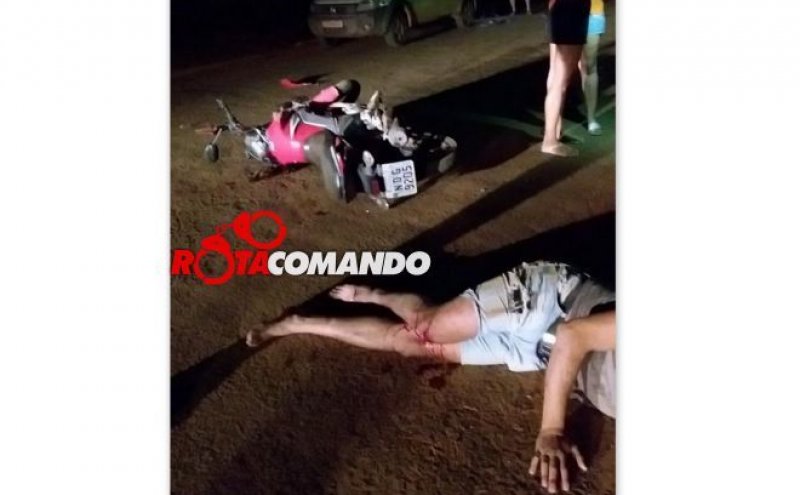 Motociclista tem ferimentos graves ao bater em carro estacionado em São Miguel do Guaporé/RO.