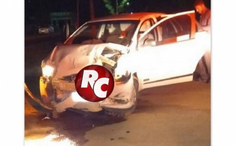 Acidente entre veículos na noite deste sábado deixa apenas danos materiais em São Miguel do Guaporé/RO.