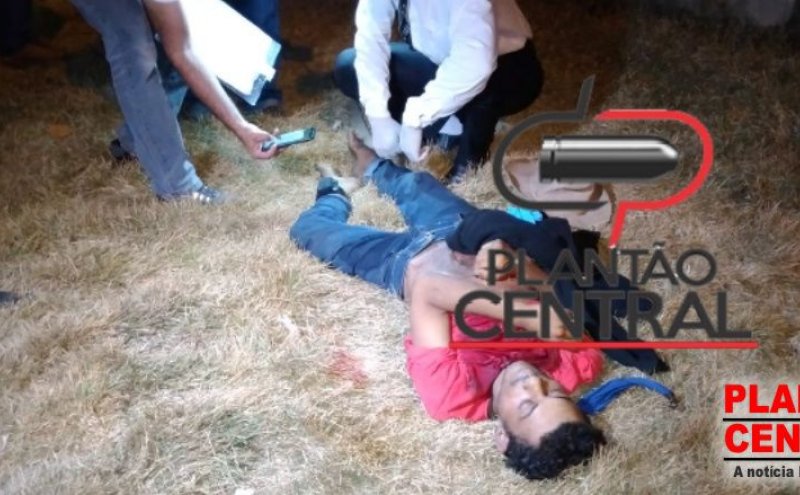 Usuário de droga é morto enquanto estava deitado na companhia de outros usuários