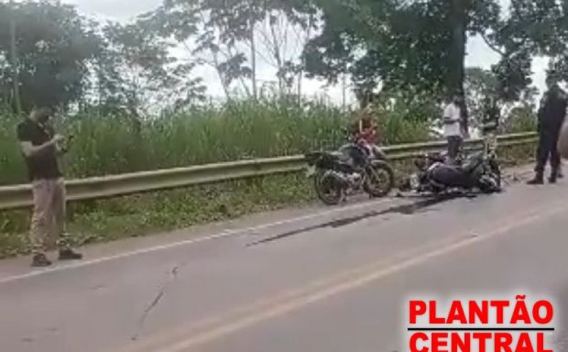 Colisão entre motocicletas deixa dois mortos e um ferido na BR 364