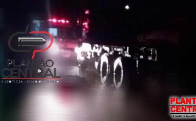 Tragédia! Pai e filha morrem após colidirem em caminhão toreiro parado