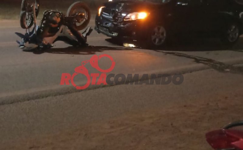 Acidente entre carro e moto deixa um ferido, na noite de terça-feira  em São Francisco do Guaporé 