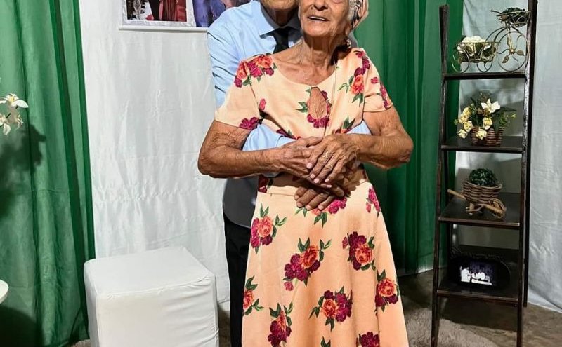 Em Ouro, casal completa 75 anos de casamento em São Francisco do Guaporé.