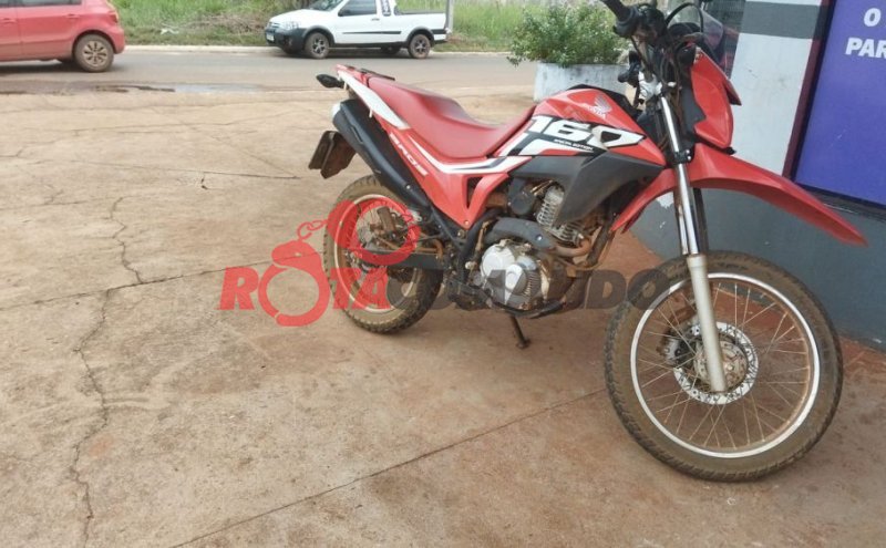 Motociclista fica ferido após colisão com caminhonete em São Francisco do Guaporé