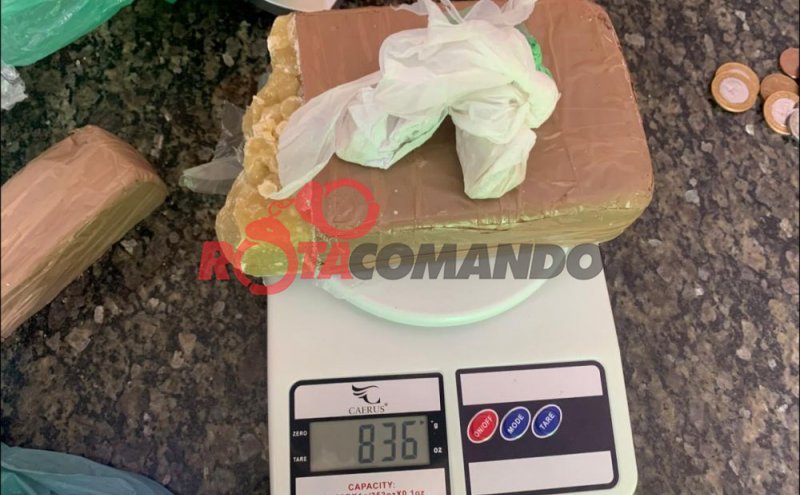 PM e PC prendem suspeito de comercialização com quase 1kg de Pasta Base de Cocaína em São Francisco do Guaporé/RO.