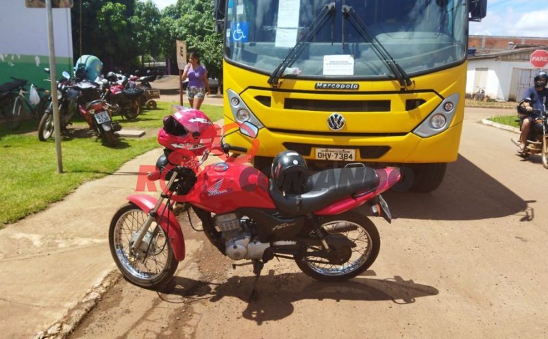 Educação no trânsito nas portas das escolas em São Francisco do Guaporé/RO.
