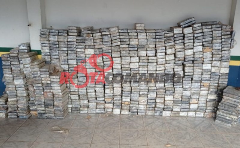 11°BPM - PM e PRF localiza mais de uma tonelada de cocaína em São Miguel do Guaporé/RO.