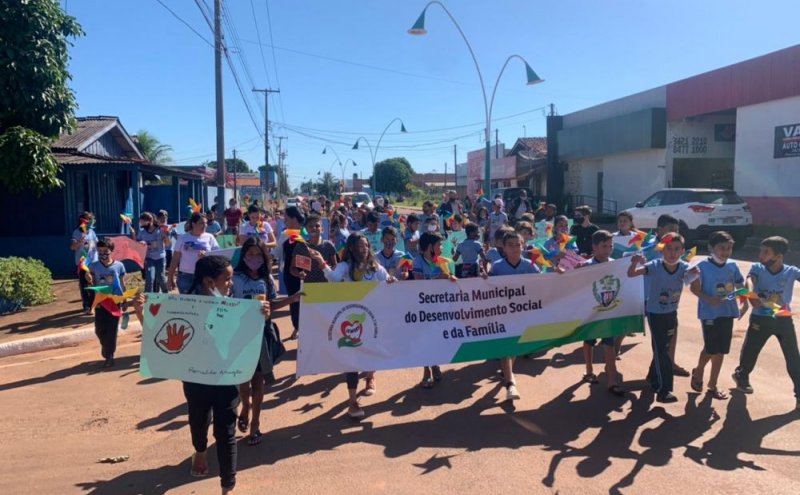 São Francisco do Guaporé - Caminhada contra o trabalho infantil reforça importância de proteção as crianças.