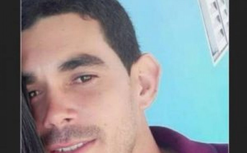 Rapaz de 27 anos é chamado em casa e quando sai para atender, é assassinado com tiro no peito