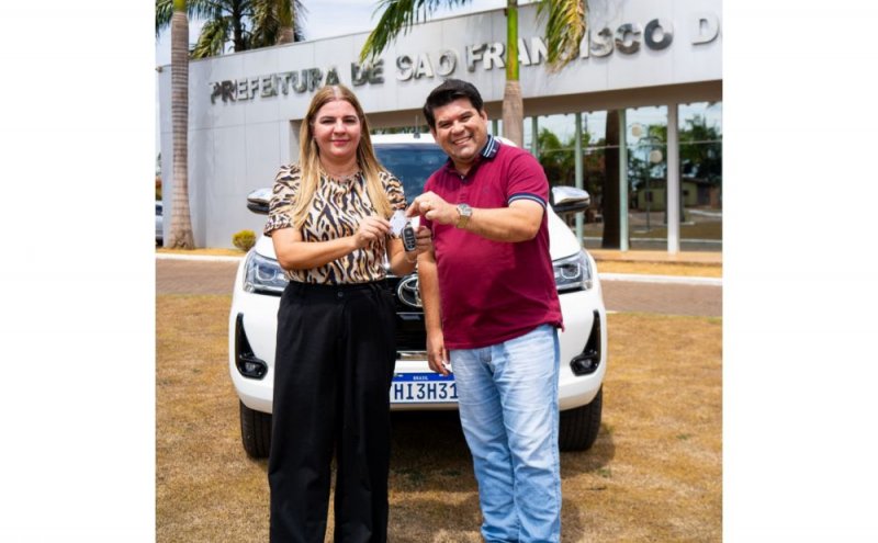Município recebe caminhonete 0 km para reforçar a saúde pública