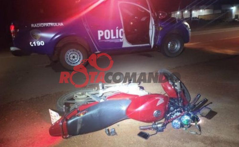 Condutora foge de abordagem e sofre queda em São Francisco do Guaporé