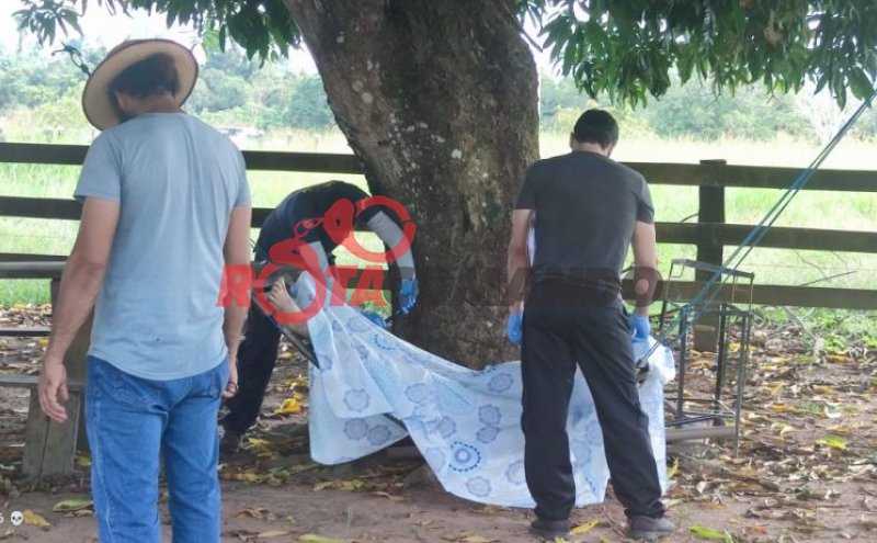 Homem é encontrado com tiros na cabeça em propriedade rural no Distrito de São Domingos do Guaporé/RO.