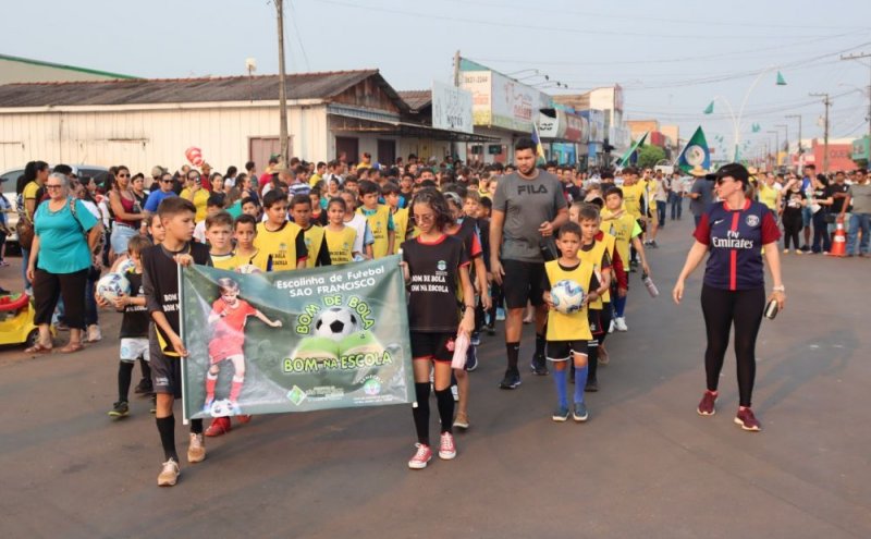 São Francisco do Guaporé comemora 7 de setembro em desfile cívico