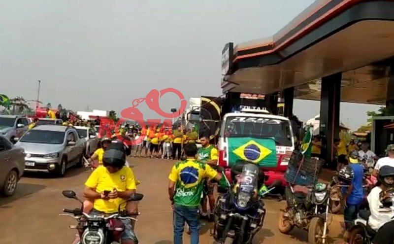 Carreata pró-Bolsonaro é realizada em São Francisco do Guaporé/RO.