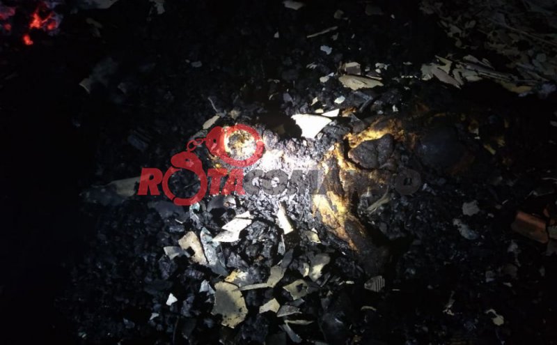 Homem morre carbonizado em incêndio em residência no Distrito de São Domingos do Guaporé/RO.