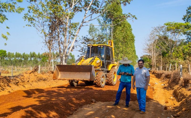 Prefeitura intensifica melhorias em estradas vicinais do distrito de Porto Murtinho