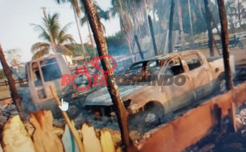 Incêndio destrói barracão e veículos na zona rural de São Miguel do Guaporé