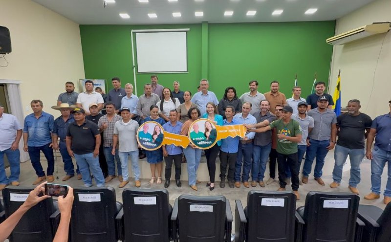 Estado de Rondônia recebe 20 tratores e uma retroescavadeira em projeto liderado por Lebrão e Lebrinha