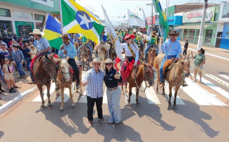Vereador Ozias Santos participa da cavalgada da 19ª Expovale: Tradição e força do homem do campo