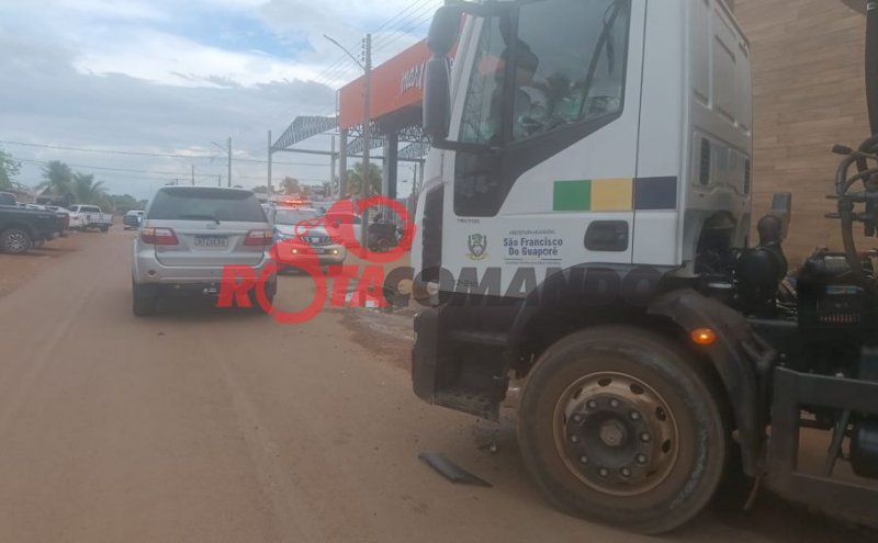 Acidente de Trânsito com Danos Materiais em São Francisco do Guaporé