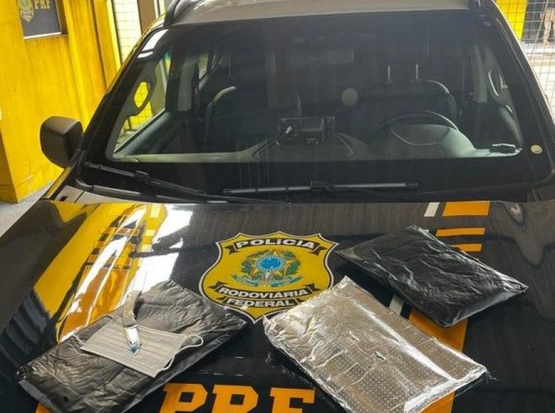 PRF em Ji-Paraná detém peruano com 3,5 kg de cocaína