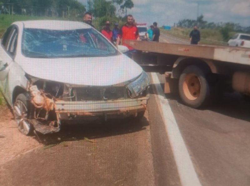 Condutor de 20 anos sofre capotamento na BR-429, em Seringueiras